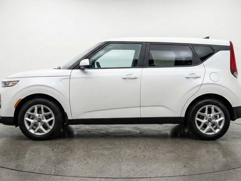 Used 2025 Kia Soul LX w/ LX Technology Package FWD image 5