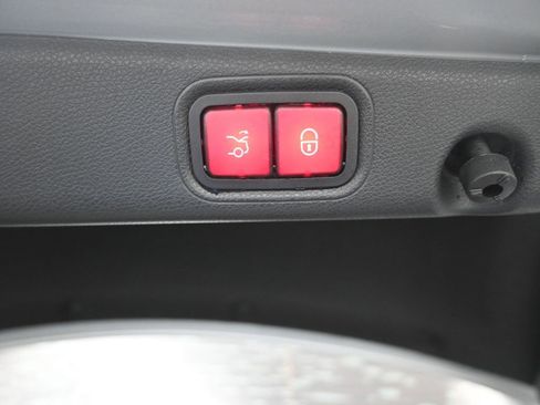 Used 2020 Mercedes-Benz E 350 Sedan w/ Premium Package image 24