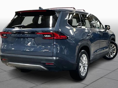 Used 2025 Toyota Grand Highlander AWD image 12