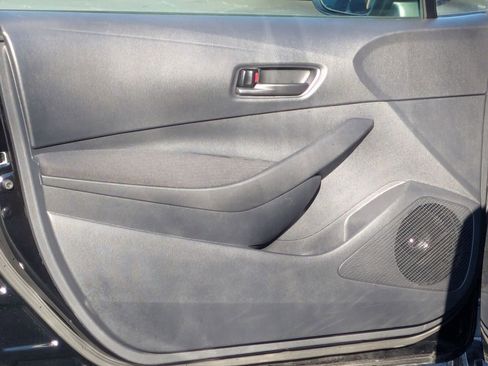 Used 2025 Toyota Corolla LE image 11