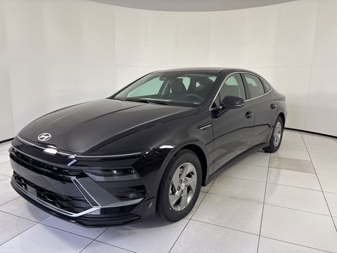 New 2026 Hyundai Sonata SE image 1