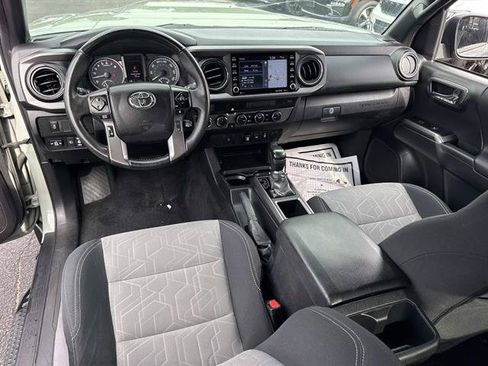 Used 2022 Toyota Tacoma TRD Sport AWD/4WD image 33