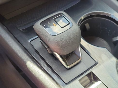 Used 2025 Nissan Rogue SV image 27