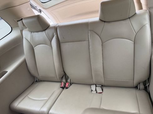Used 2008 Saturn Outlook XR w/ Premium Trim Package FWD image 15