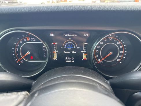 Used 2021 Jeep Gladiator Sport AWD/4WD image 15
