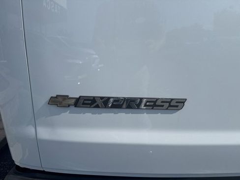 Used 2023 Chevrolet Express 2500 w/ Driver Convenience Package image 8
