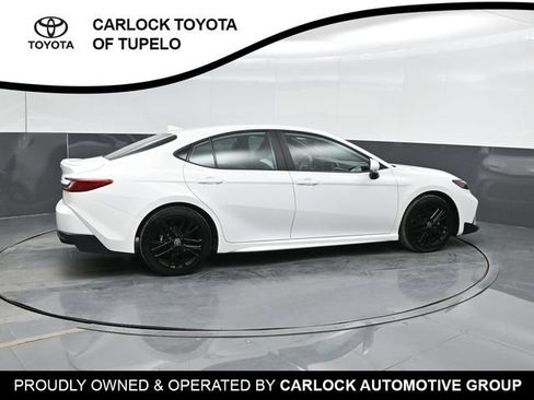 Used 2026 Toyota Camry SE FWD image 4
