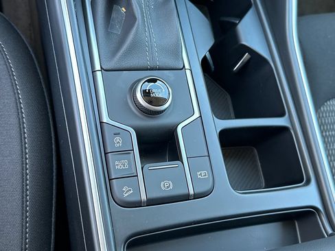 New 2026 Kia Sorento LX FWD image 24