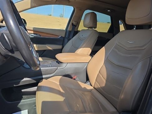 Used 2019 Cadillac XT5 Platinum image 7