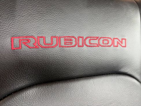 Used 2021 Jeep Wrangler Rubicon AWD/4WD image 29