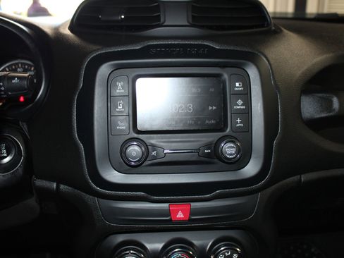 Used 2017 Jeep Renegade Trailhawk image 18