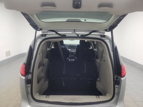 Used 2024 Chrysler Voyager LX FWD image 29