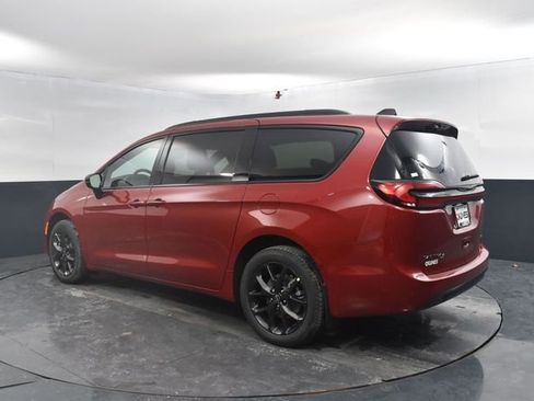 New 2026 Chrysler Pacifica Select image 7