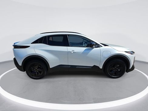 New 2026 Subaru Uncharted AWD image 4