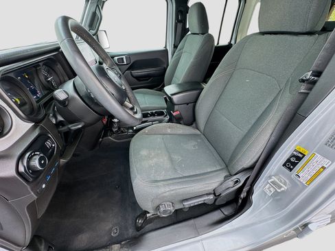 Used 2024 Jeep Wrangler Unlimited AWD/4WD image 13