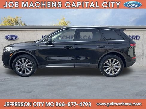 Used 2022 Lincoln Corsair AWD w/ Premium Package image 4