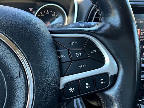 Used 2021 Jeep Compass Limited image 19