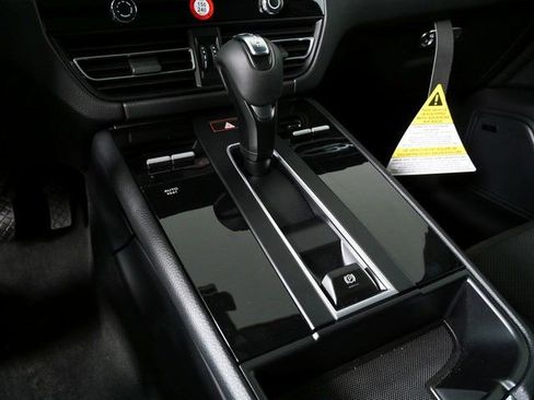 New 2026 Porsche Macan AWD/4WD image 18