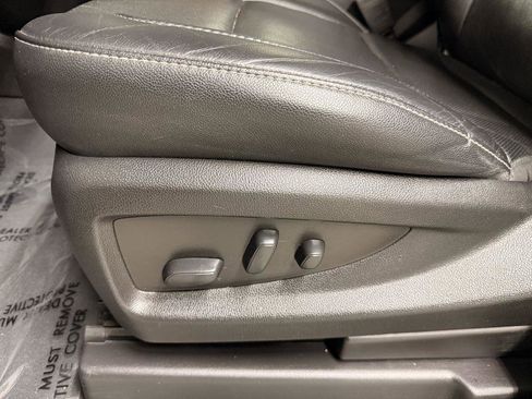 Used 2019 Chevrolet Suburban Premier image 11