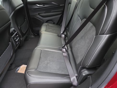 New 2025 Jeep Grand Cherokee LAREDO 4WD image 6