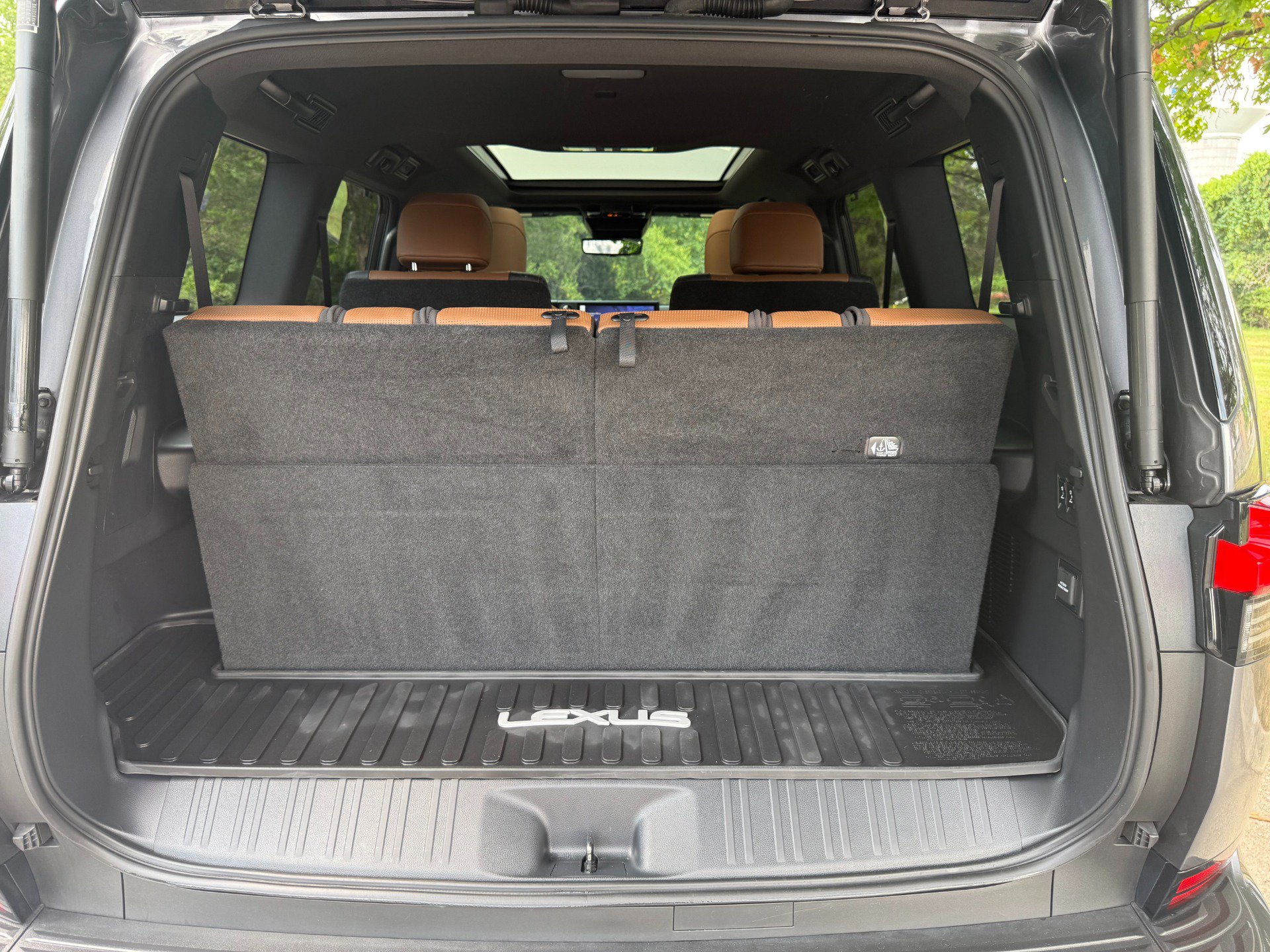 Used 2025 Lexus GX 550 w/ Accessory Package (2T) AWD/4WD image 26