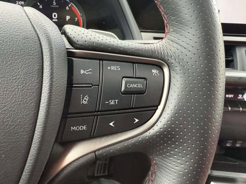 Used 2024 Lexus UX 250h F Sport AWD/4WD image 21
