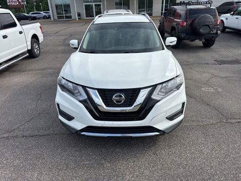 Used 2019 Nissan Rogue SV FWD image 2