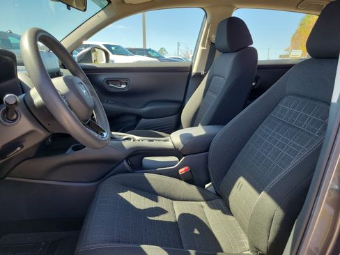 Certified 2025 Honda HR-V LX image 17