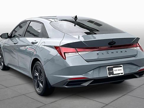 Used 2022 Hyundai Elantra SEL w/ Convenience Package image 11