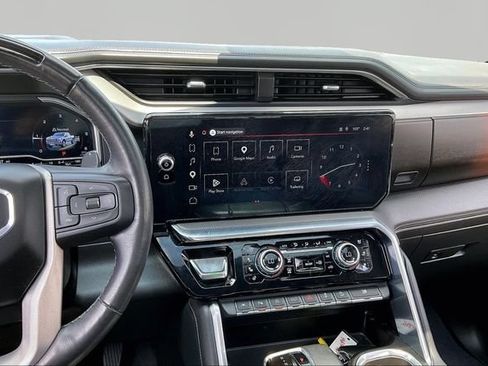 Used 2024 GMC Sierra 1500 Denali AWD/4WD image 9