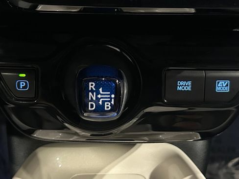 Used 2018 Toyota Prius Four FWD image 83