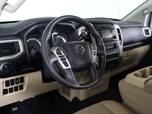 Used 2017 Nissan Titan SV image 23