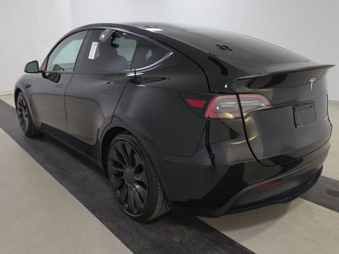 Used 2023 Tesla Model Y Performance AWD/4WD image 3