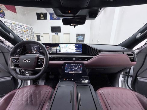 Used 2025 INFINITI QX80 Autograph w/ Premium Cargo Package AWD/4WD image 31