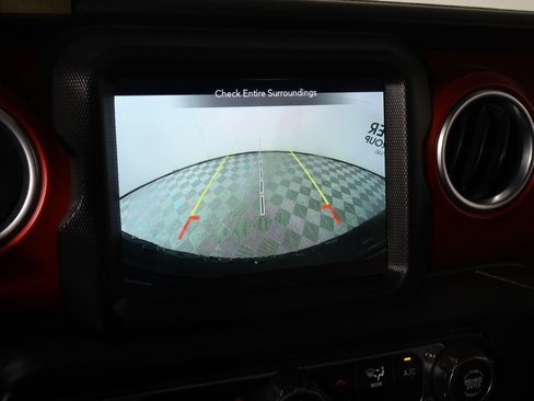 Used 2019 Jeep Wrangler Unlimited Rubicon AWD/4WD image 6