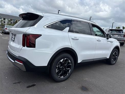New 2025 Kia Sorento S w/ Panoramic Sunroof Package image 13