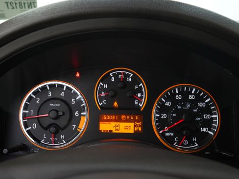 Used 2014 Nissan Armada Platinum w/ Platinum Reserve Package AWD/4WD image 33