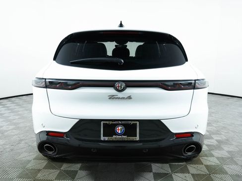 New 2024 Alfa Romeo Tonale Veloce image 9
