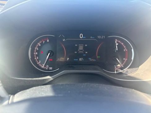Used 2024 Toyota RAV4 XLE w/ Convenience Package FWD image 9