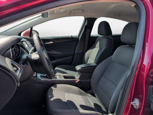 Used 2018 Chevrolet Cruze LT FWD image 9
