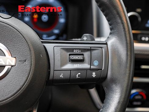 Used 2023 Nissan Rogue Platinum AWD/4WD image 16