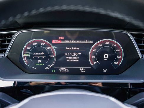 Certified 2023 Audi e-tron Premium Plus w/ Premium Plus Package image 25