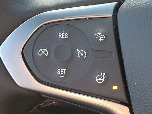 Used 2023 Chevrolet Traverse Premier w/ Redline Edition image 22