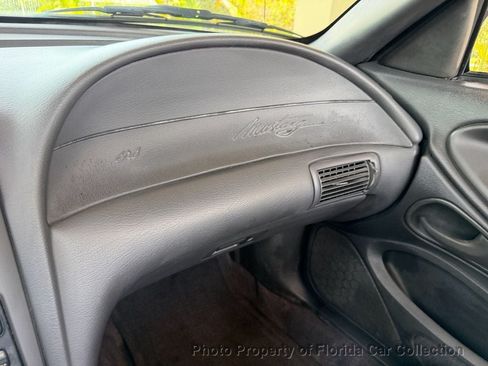 Used 2002 Ford Mustang Convertible RWD image 58
