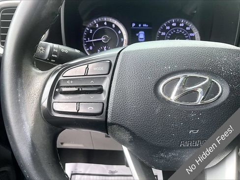Used 2021 Hyundai Venue SEL FWD image 11