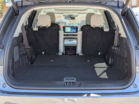 Used 2025 Lincoln Aviator Reserve w/ Illumination Package AWD/4WD image 6