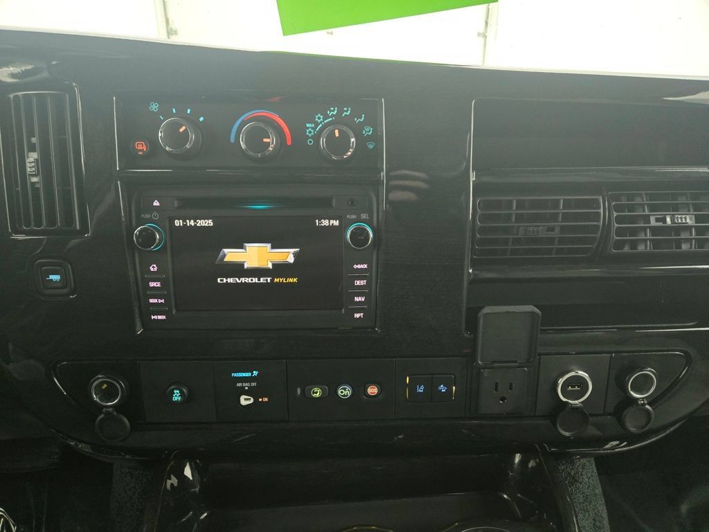 Used 2020 Chevrolet Express 2500 Extended RWD image 27
