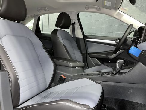 New 2025 Volkswagen Jetta SE image 11