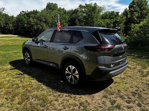 Used 2023 Nissan Rogue SV FWD image 9