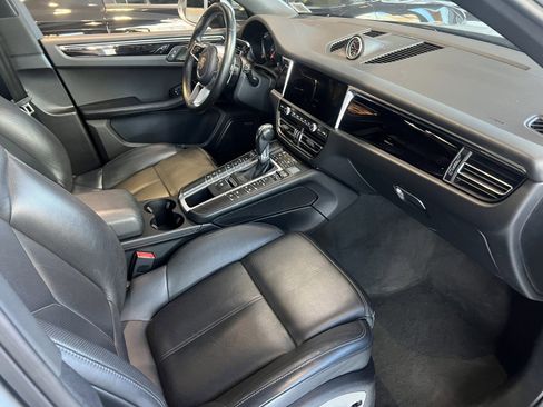 Used 2020 Porsche Macan image 6